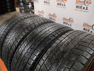 Шины зимние нешипованные б/у Dunlop Winter Maxx SJ8 225/65 R17 102R