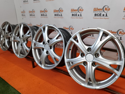 Диск литой б/у NISSAN R16