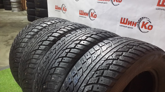 Шины зимние шипованные б/у Kumho I'Zen RV Stud KC16 225/60 R17 103T