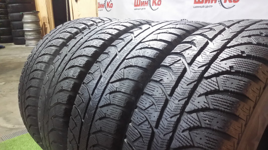 Шины зимние шипованные б/у Bridgestone Ice Cruiser 7000 265/60 R18 114T