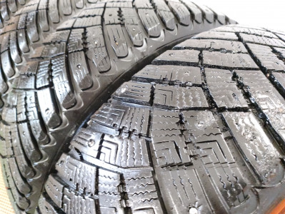 Шины зимние шипованные б/у Goodyear UltraGrip Ice Arctic 195/65 R15 95T