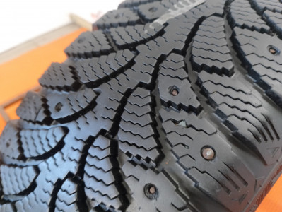 Шины зимние шипованные б/у Cordiant SnoMax 175/65 R14 82T