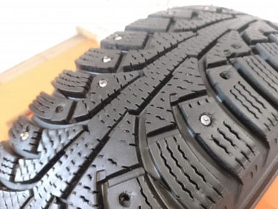 Шины зимние шипованные б/у Nokian Nordman 5 175/65 R14 86T