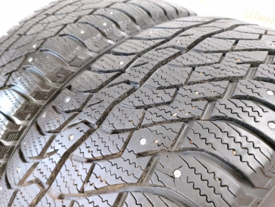 Шины зимние шипованные б/у Viatti Bosco Nordico 255/55 R18 109T