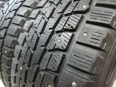 Шины зимние шипованные б/у Dunlop SP Winter Ice 01 225/55 R18 98T