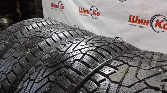 Шины зимние шипованные б/у Pirelli Ice Zero 225/65 R17 106T