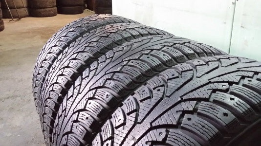 Шины зимние шипованные б/у Nokian Hakkapeliitta 5 235/55 R17 103T