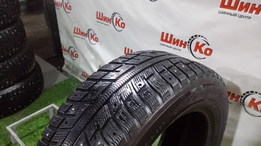 Шины зимние шипованные б/у Kumho I'Zen KW22 205/60 R16 92T